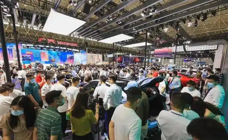 推动汽车能源变革_新能源汽车变革未来_汽车市场的变动：是时候关注新能源的未来了