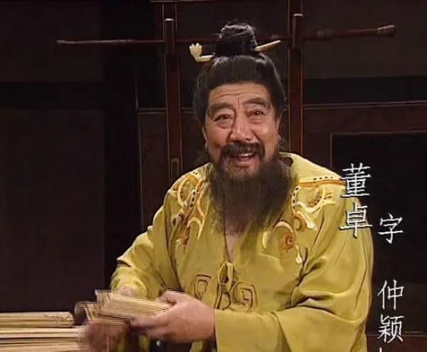 荀攸在历史记载中的形象_历史人物荀攸_荀攸人物特点